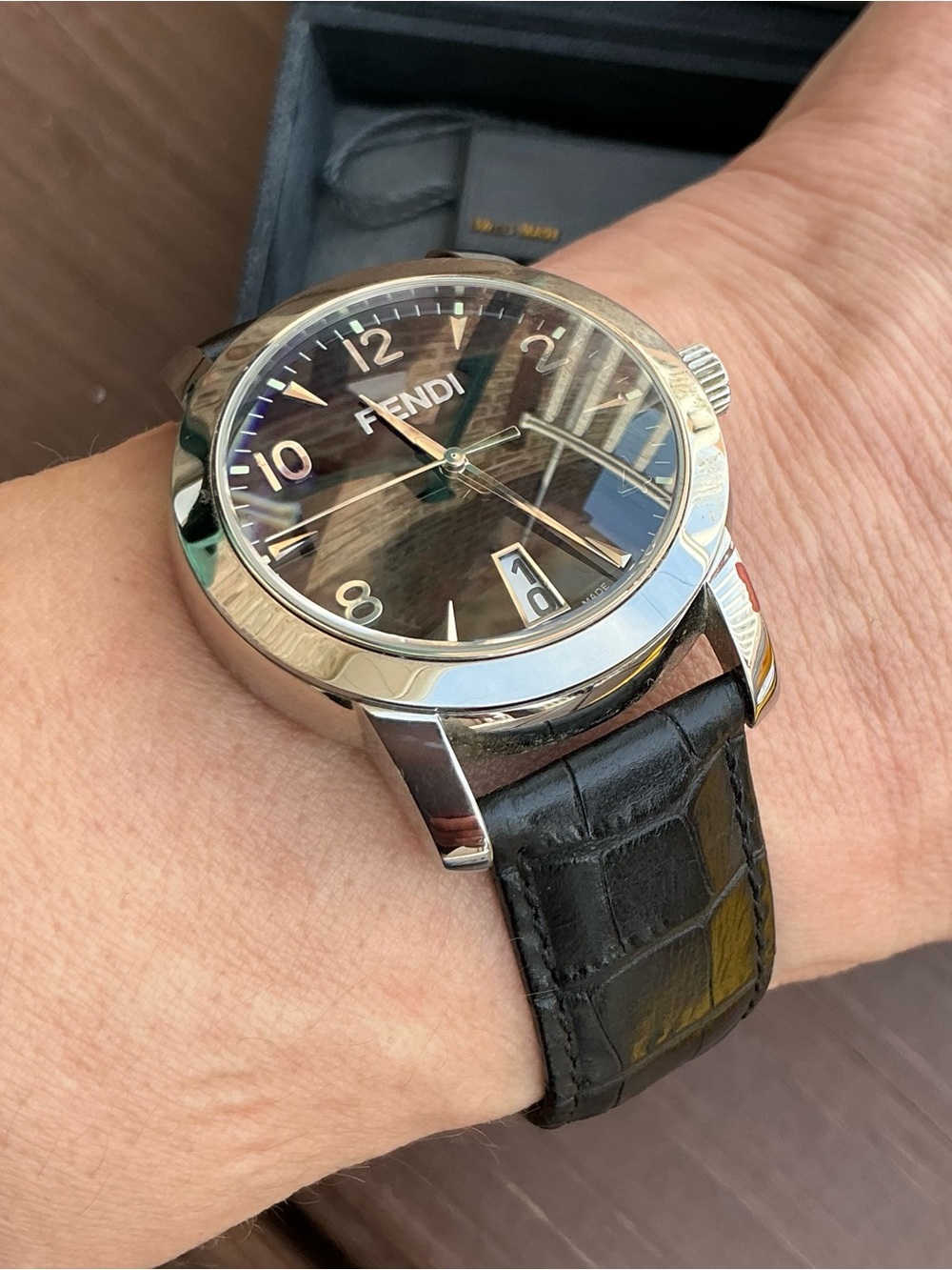 Authentic FENDI  DRESS watch 🔥🔥 - Picture 10 of 16